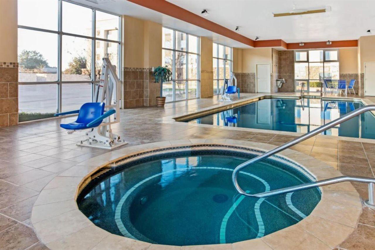 La Quinta Inn & Suites By Wyndham Ft Worth-Burleson Exteriér fotografie