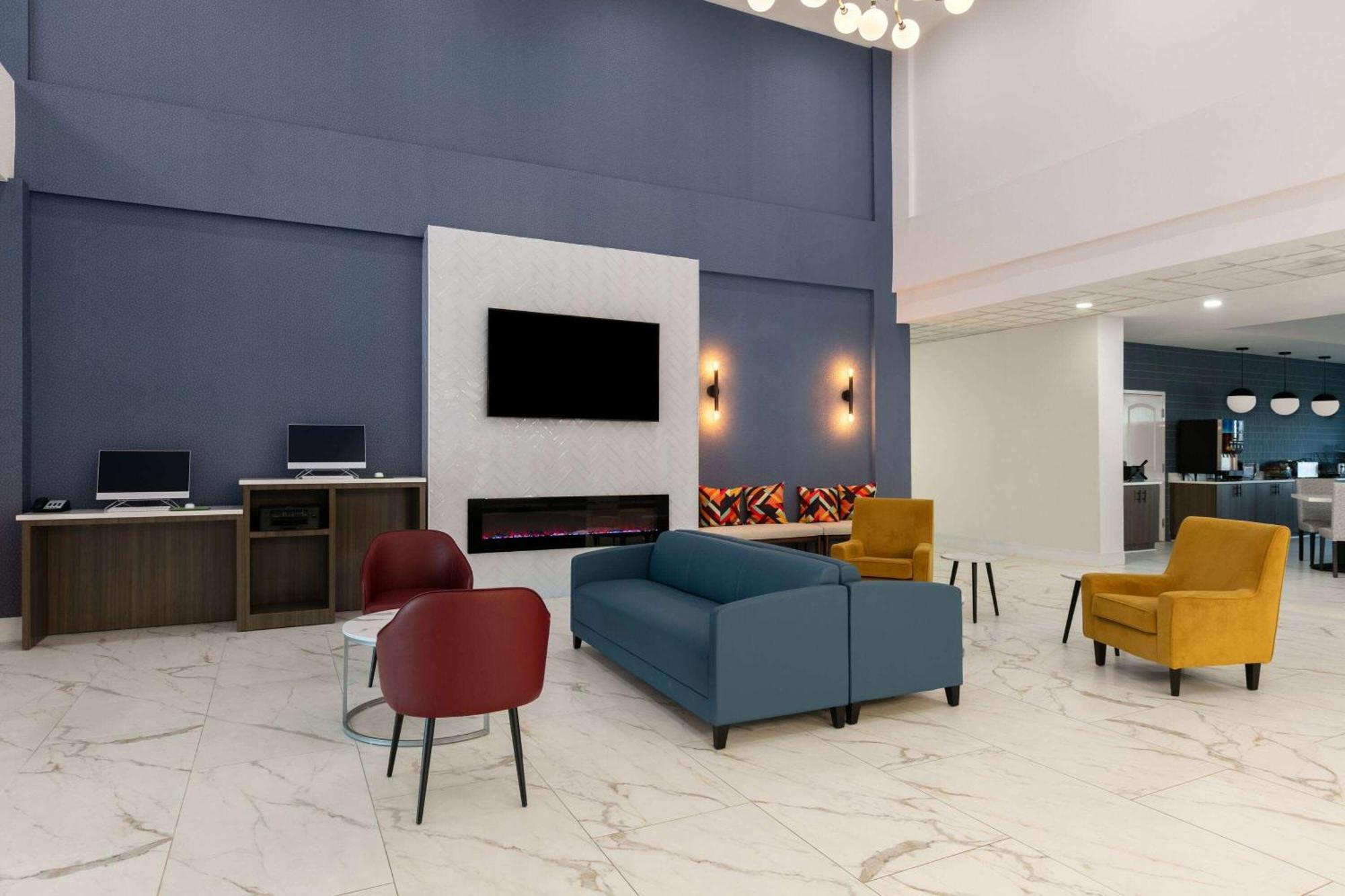La Quinta Inn & Suites By Wyndham Ft Worth-Burleson Exteriér fotografie