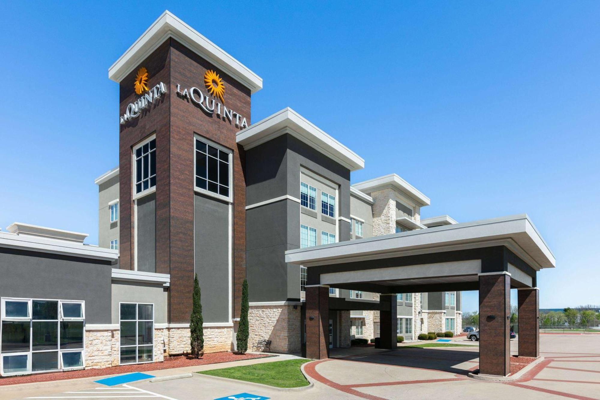 La Quinta Inn & Suites By Wyndham Ft Worth-Burleson Exteriér fotografie