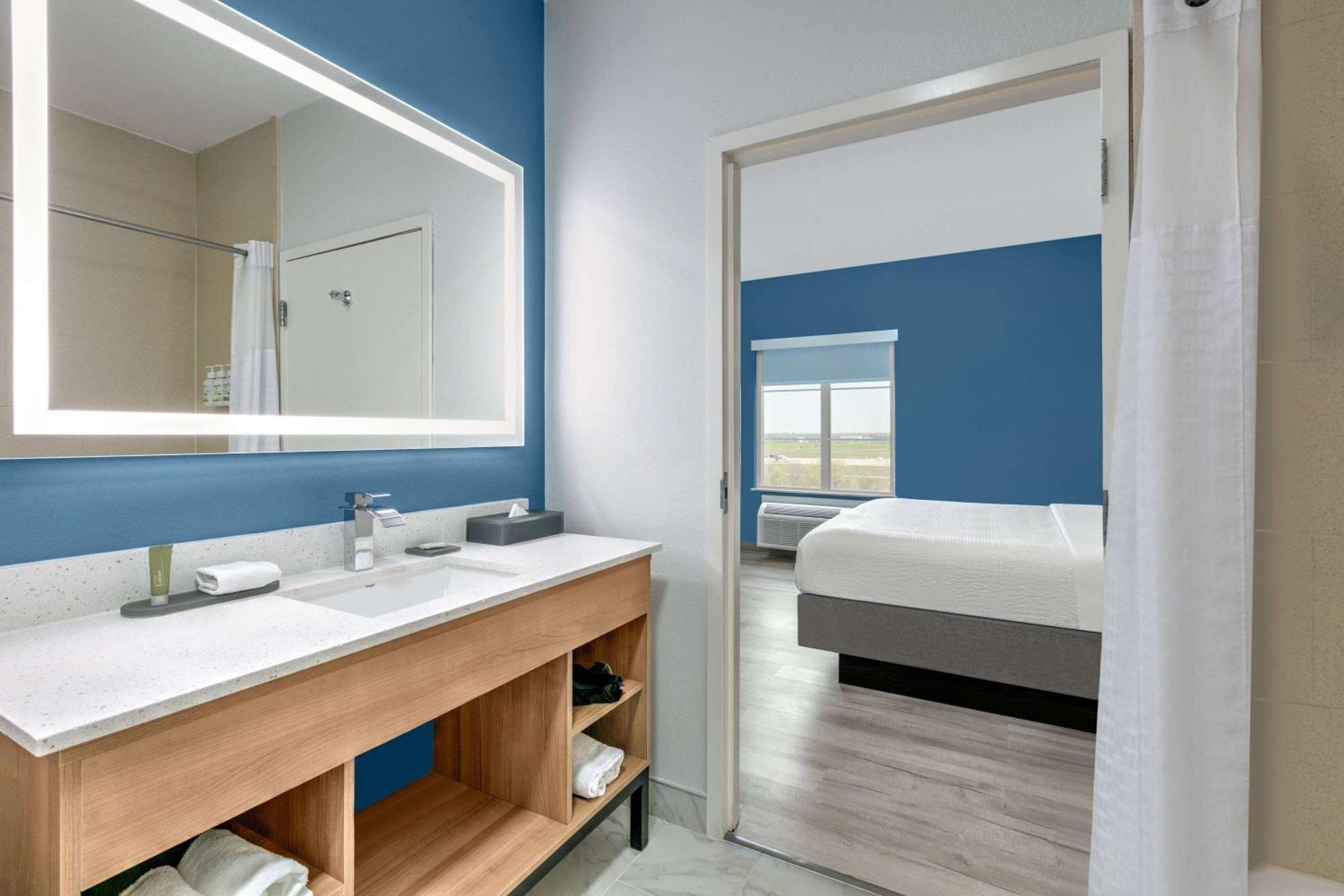 La Quinta Inn & Suites By Wyndham Ft Worth-Burleson Exteriér fotografie