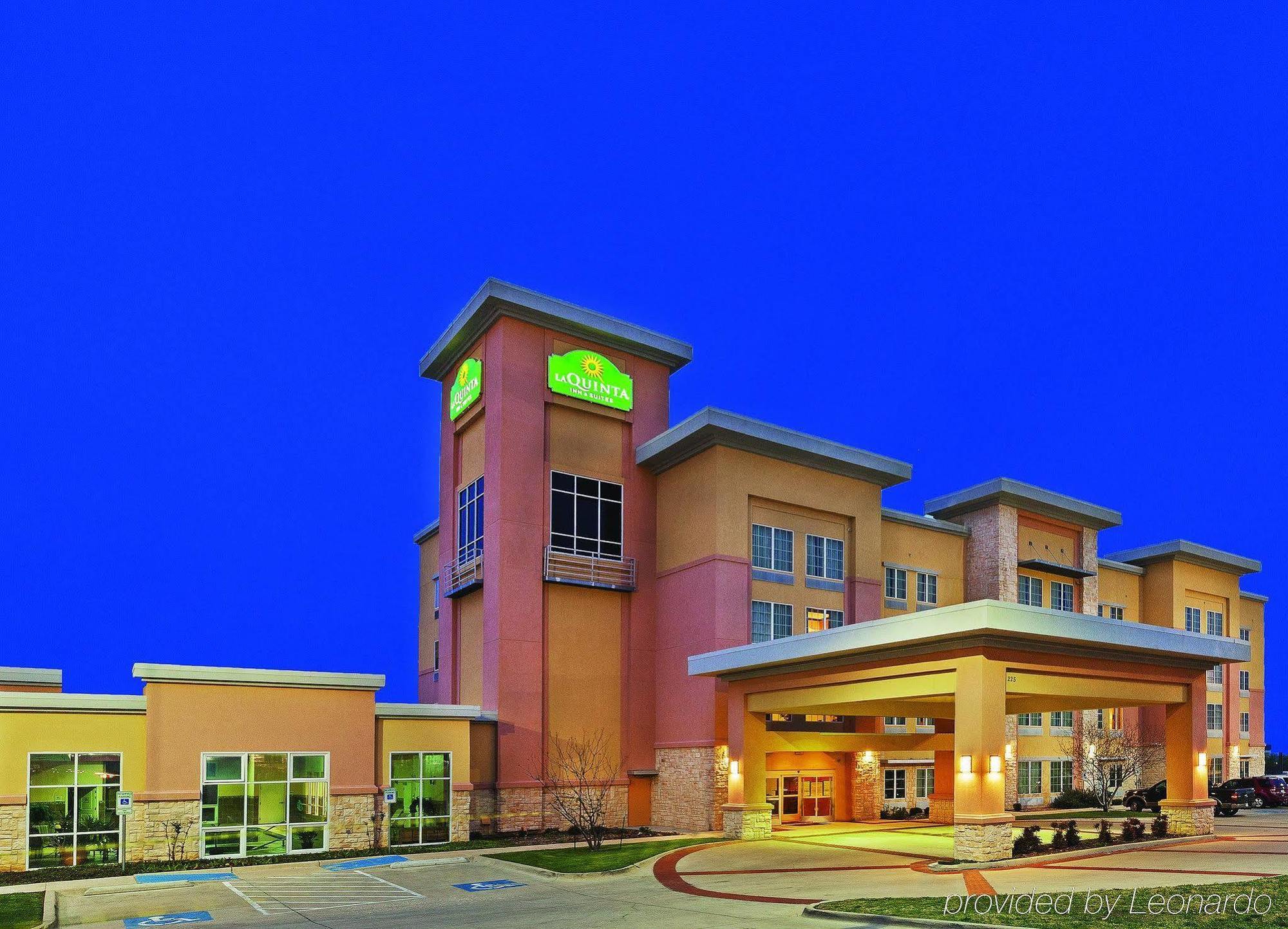 La Quinta Inn & Suites By Wyndham Ft Worth-Burleson Exteriér fotografie